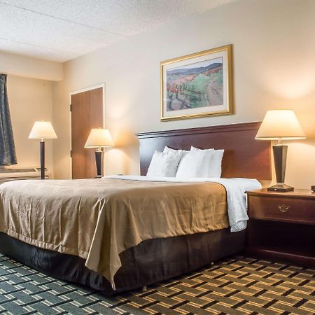 Quality Inn & Suites Palm Island Indoor Waterpark Batavia Εξωτερικό φωτογραφία