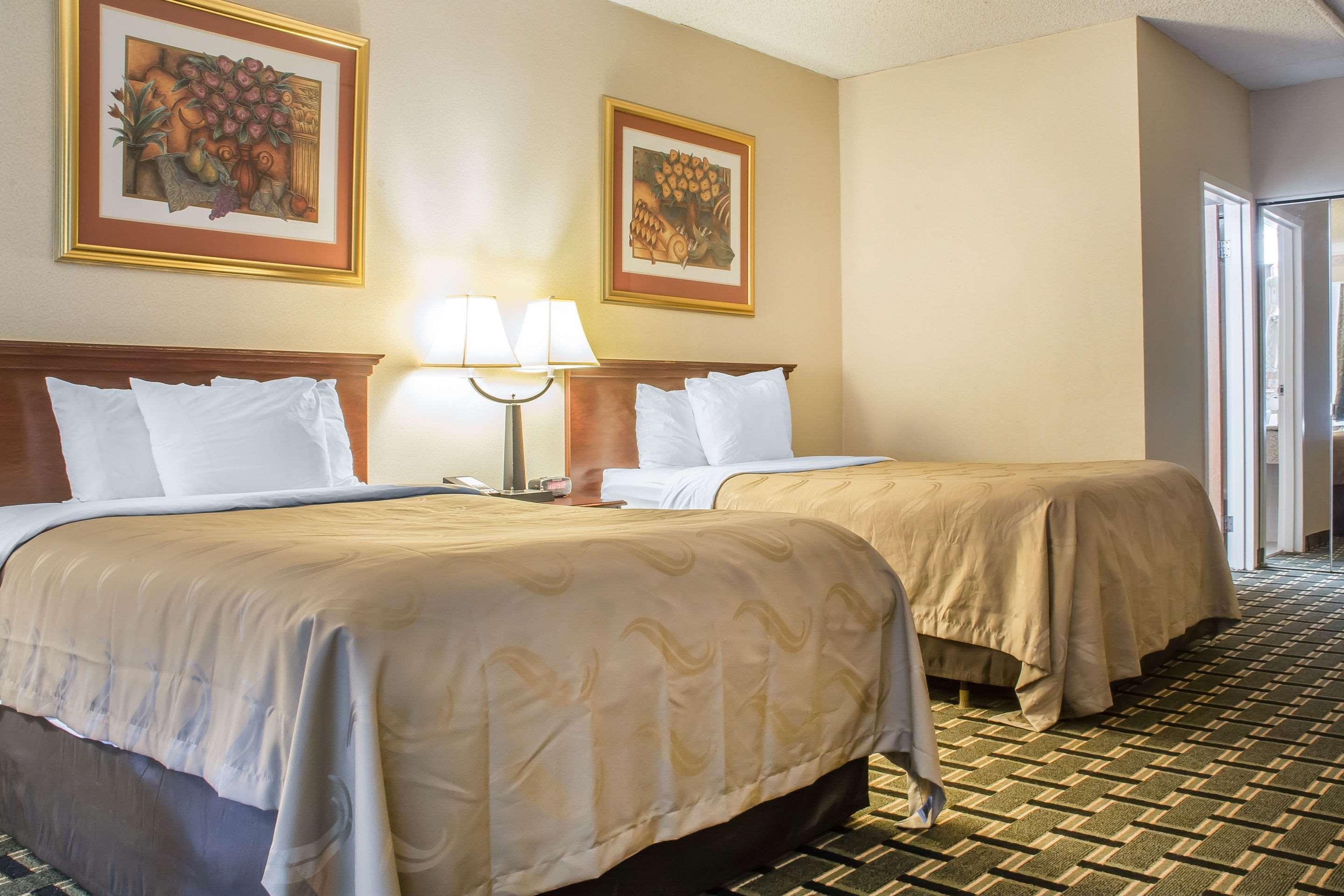 Quality Inn & Suites Palm Island Indoor Waterpark Batavia Εξωτερικό φωτογραφία