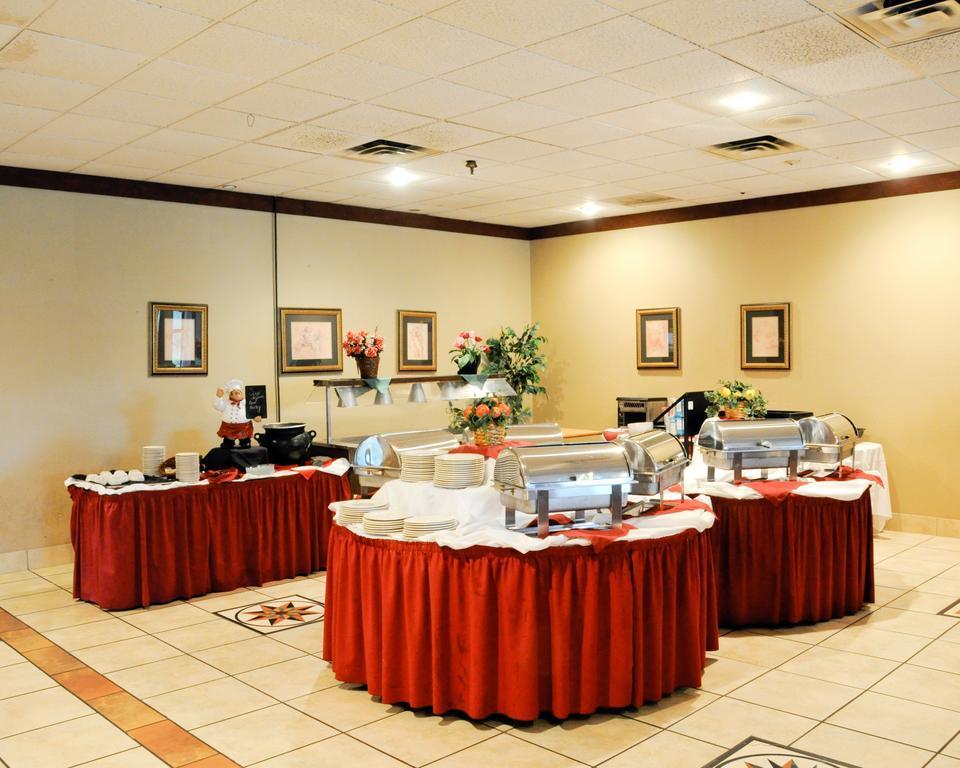 Quality Inn & Suites Palm Island Indoor Waterpark Batavia Εξωτερικό φωτογραφία