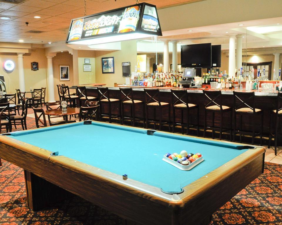 Quality Inn & Suites Palm Island Indoor Waterpark Batavia Εξωτερικό φωτογραφία