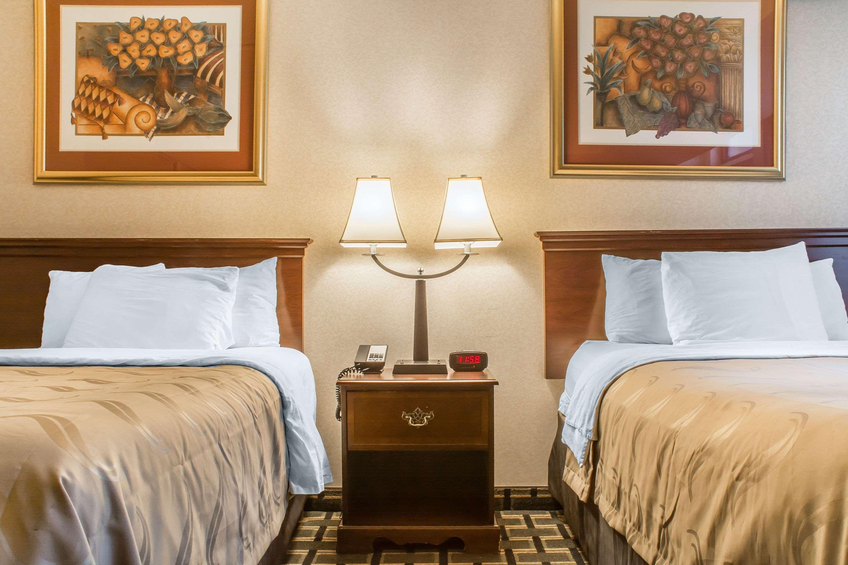 Quality Inn & Suites Palm Island Indoor Waterpark Batavia Εξωτερικό φωτογραφία