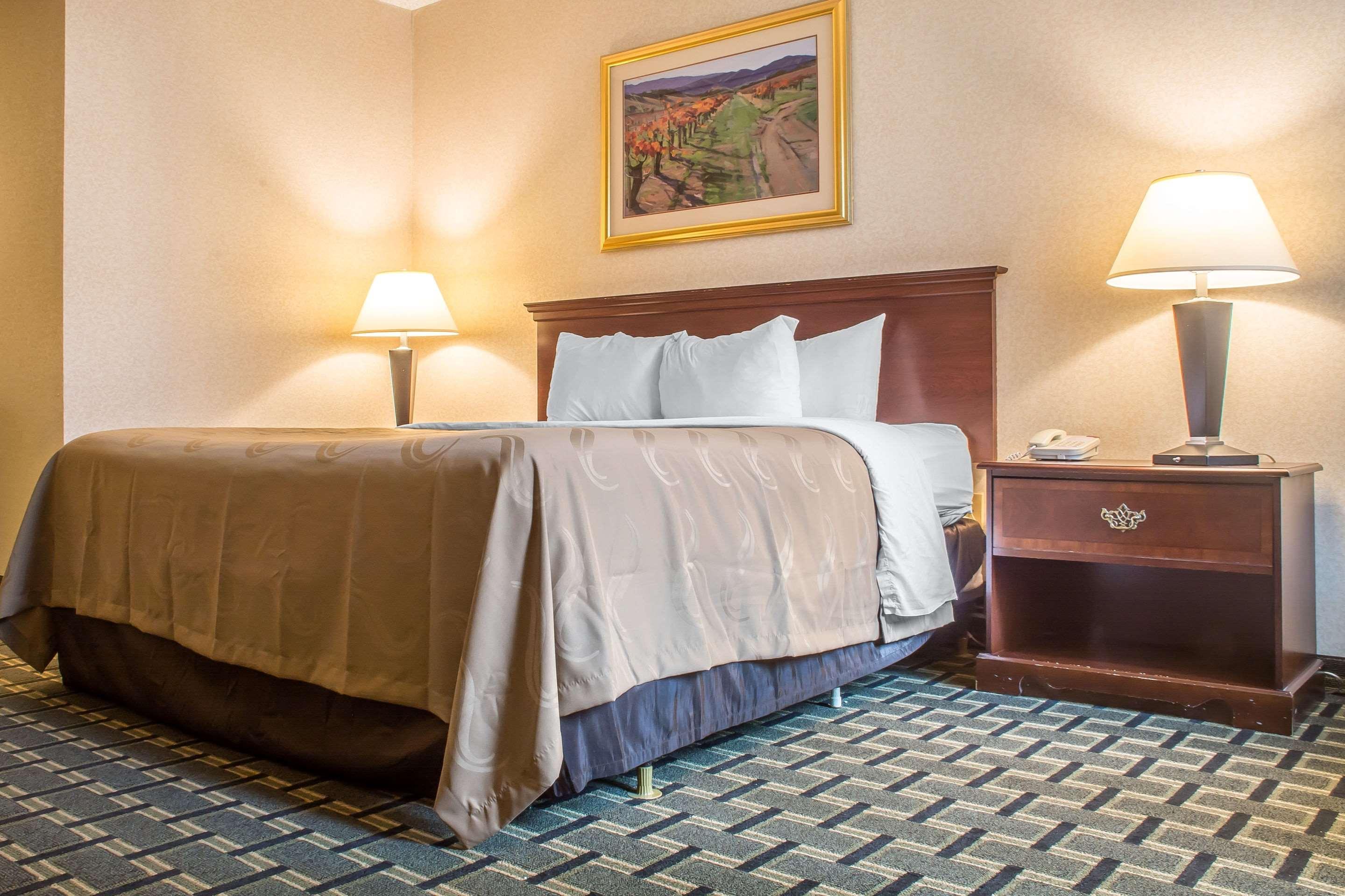 Quality Inn & Suites Palm Island Indoor Waterpark Batavia Εξωτερικό φωτογραφία