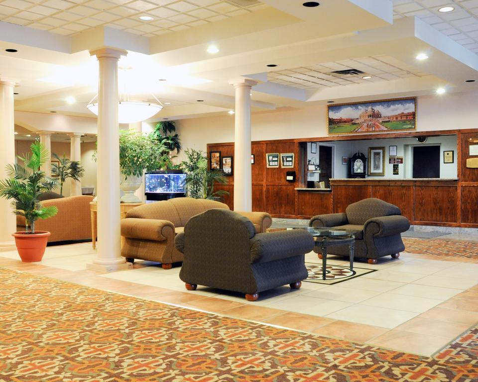 Quality Inn & Suites Palm Island Indoor Waterpark Batavia Εξωτερικό φωτογραφία
